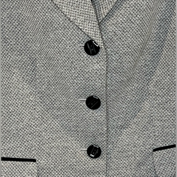 043. Suit Studio Textured Blazer 3-Button Gray/Black ⢠Small - Picture 4 of 5